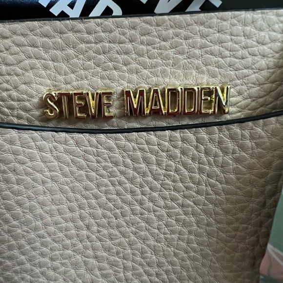 NWT STEVE MADDEN SATCHEL HANDBAG AND CLUTCH - Picture 2 of 10